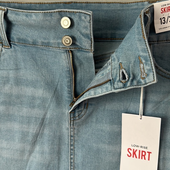 Celebrity Pink Women's Mini Denim Skirt Size 13/31 - Picture 8 of 10